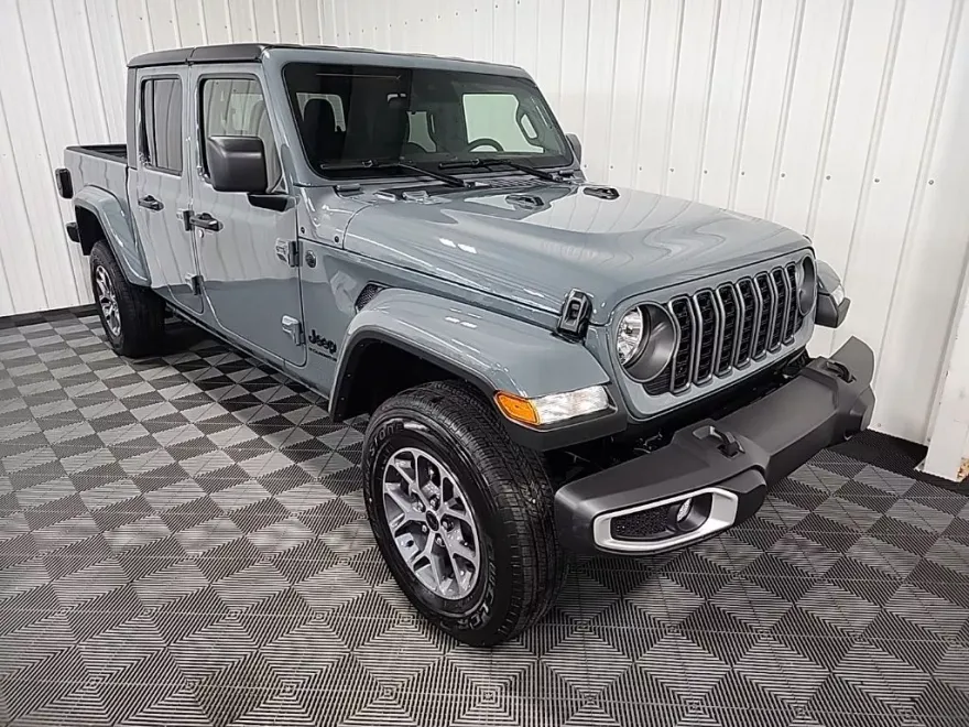 2025 Jeep Gladiator Sport S photo 1