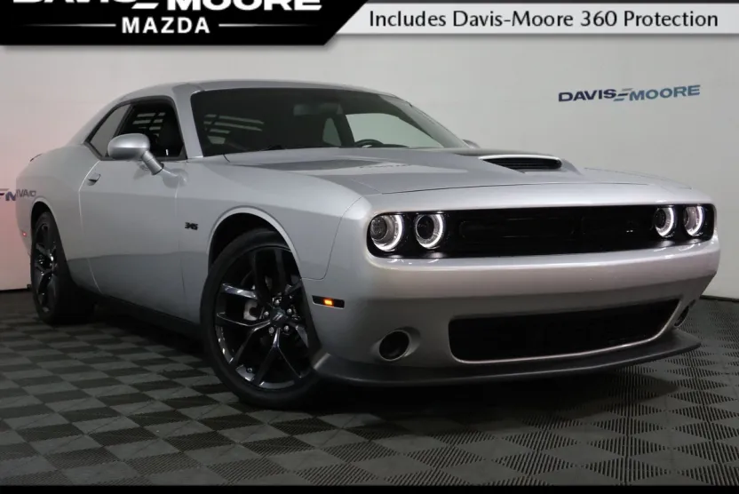 2023 Dodge Challenger R/T photo 1