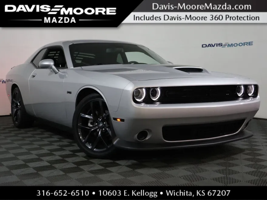 2023 Dodge Challenger R/T photo 1
