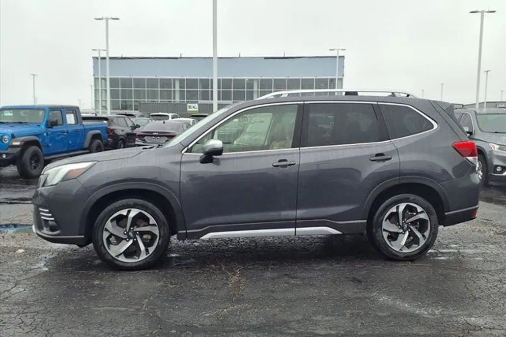 2022 Subaru Forester Touring photo 1