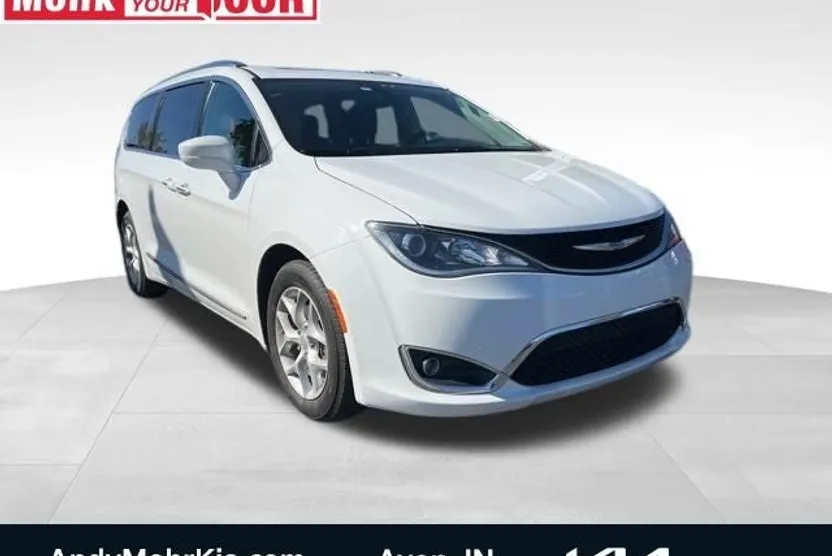2018 Chrysler Pacifica Touring Plus photo 1