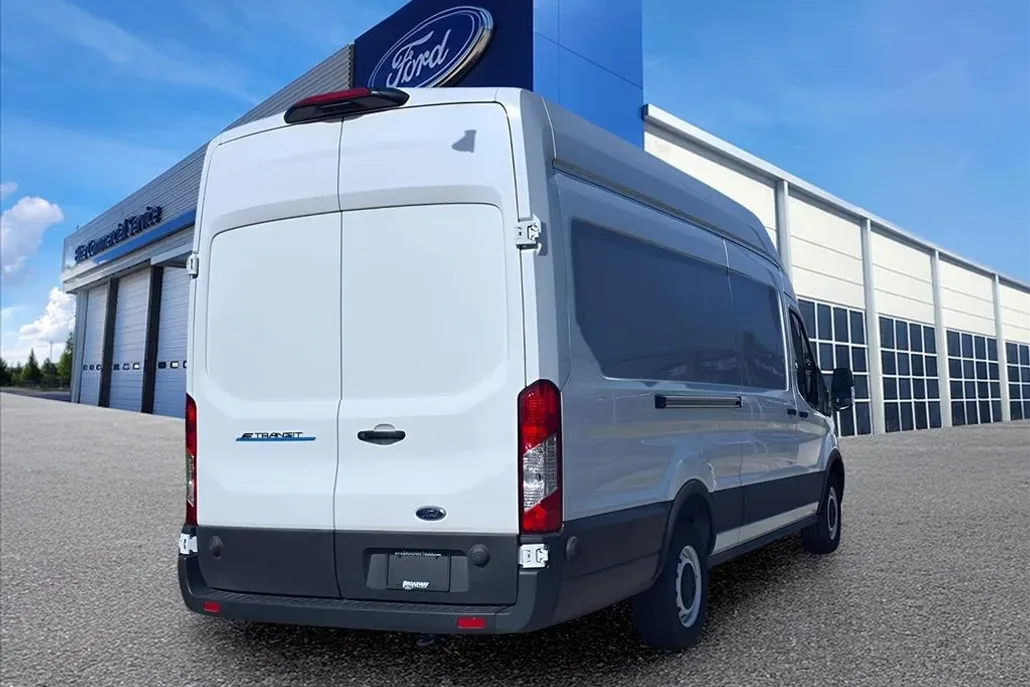 2023 Ford Transit photo 1