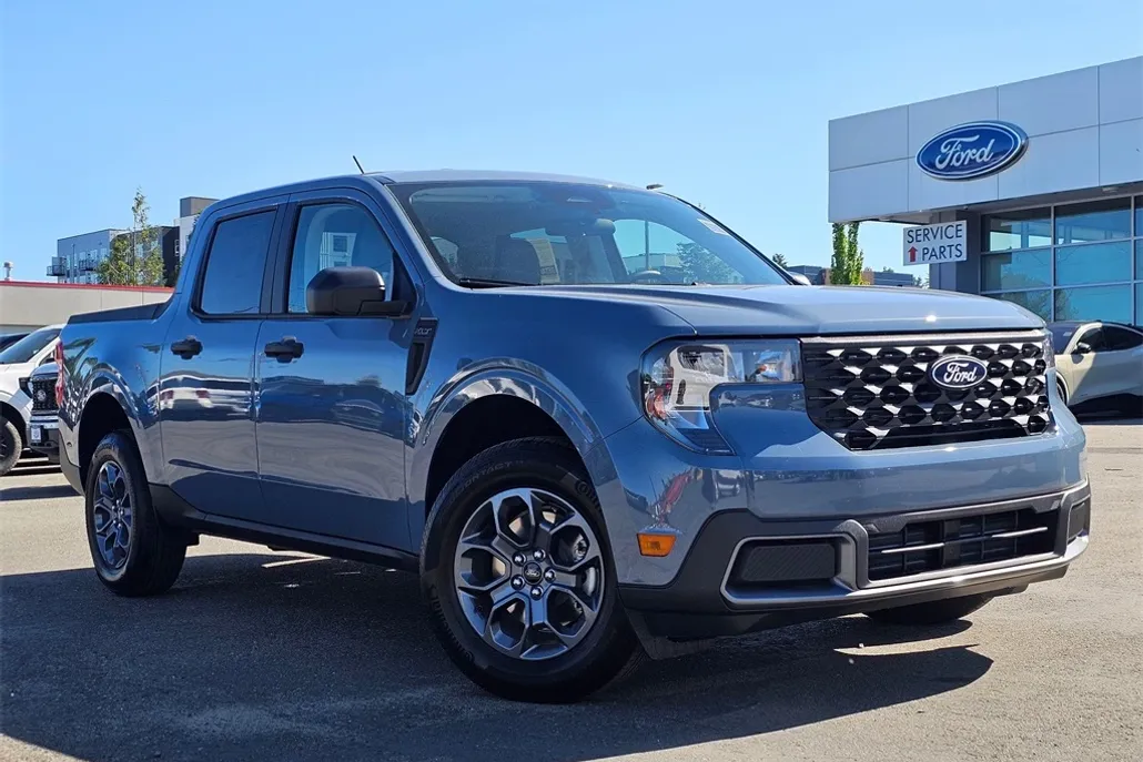 2025 Ford Maverick XLT photo 1