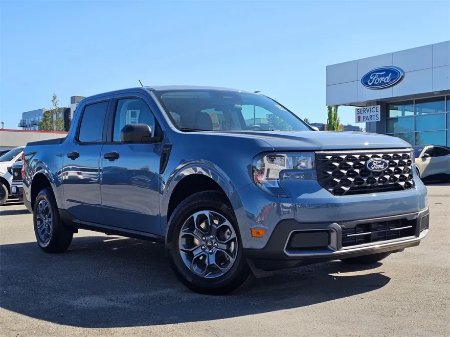 2025 Ford Maverick XLT photo 1