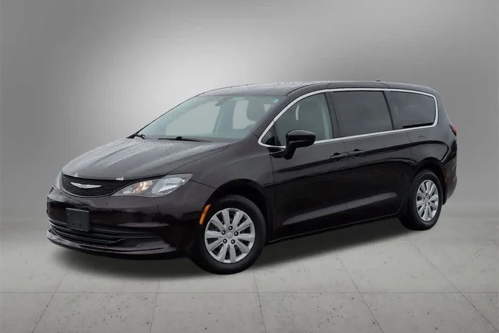 2018 Chrysler Pacifica L photo 1