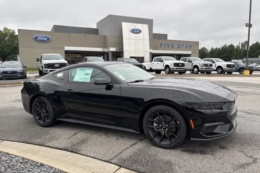 2025 Ford Mustang EcoBoost photo 1