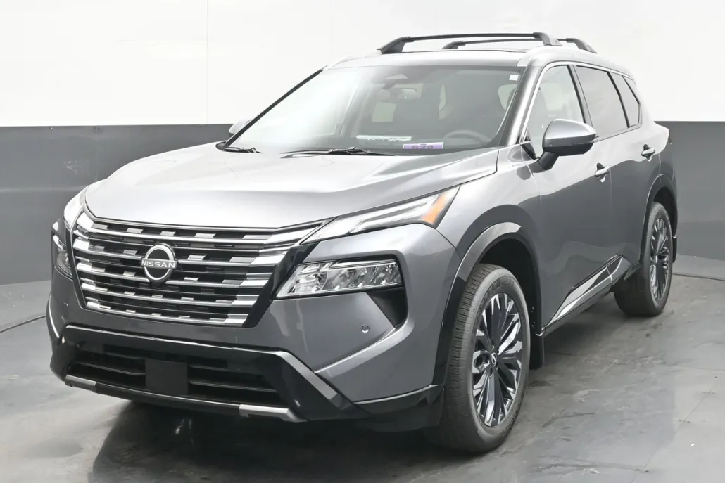 2025 Nissan Rogue Platinum photo 1