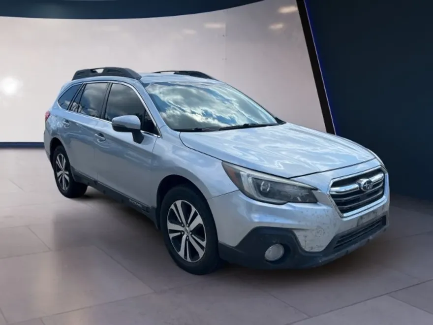 2018 Subaru Outback Limited photo 1