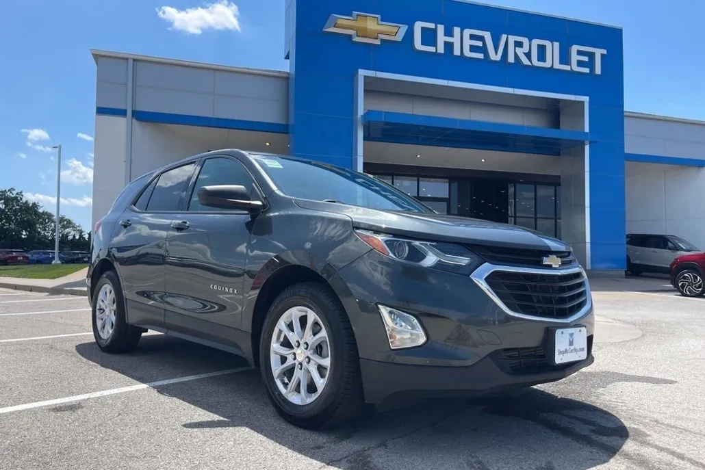 2019 Chevrolet Equinox LS photo 1