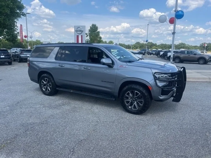 2022 Chevrolet Suburban Z71 photo 1