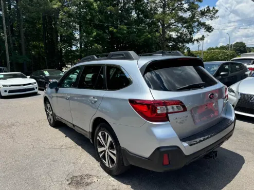 2018 Subaru Outback 2.5i Limited photo 4