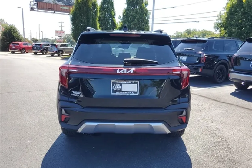 2024 Kia Seltos S photo 1