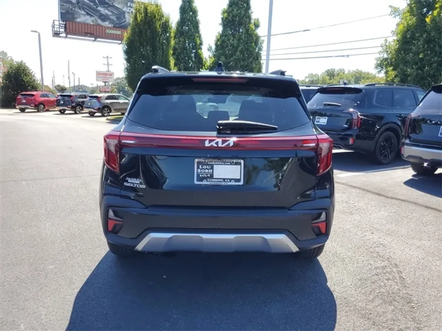 2024 Kia Seltos S photo 1