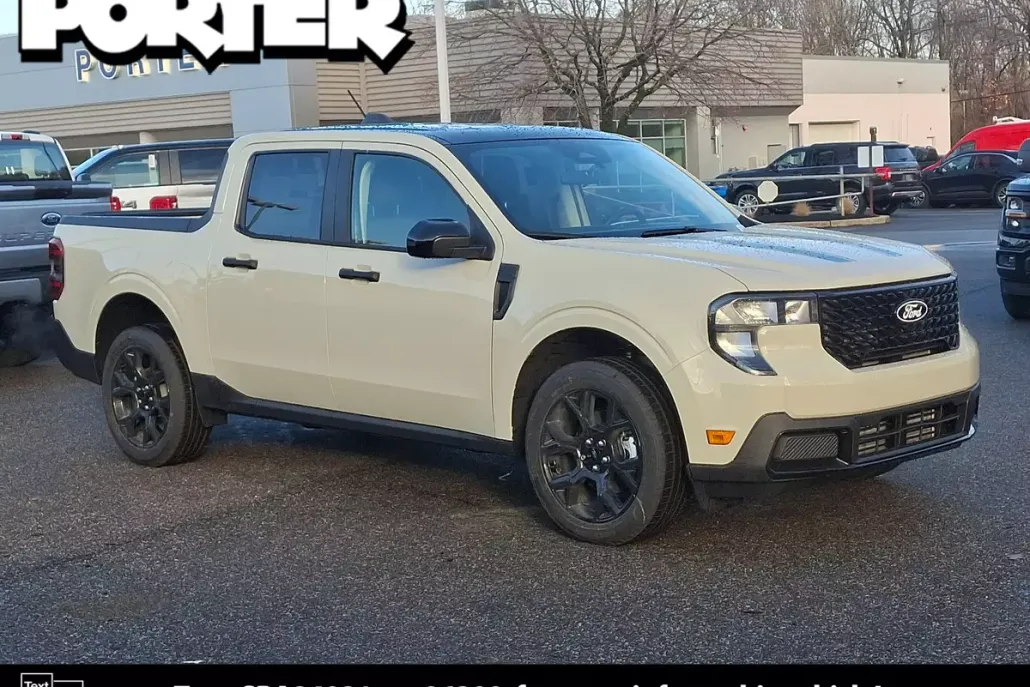 2025 Ford Maverick XLT photo 1