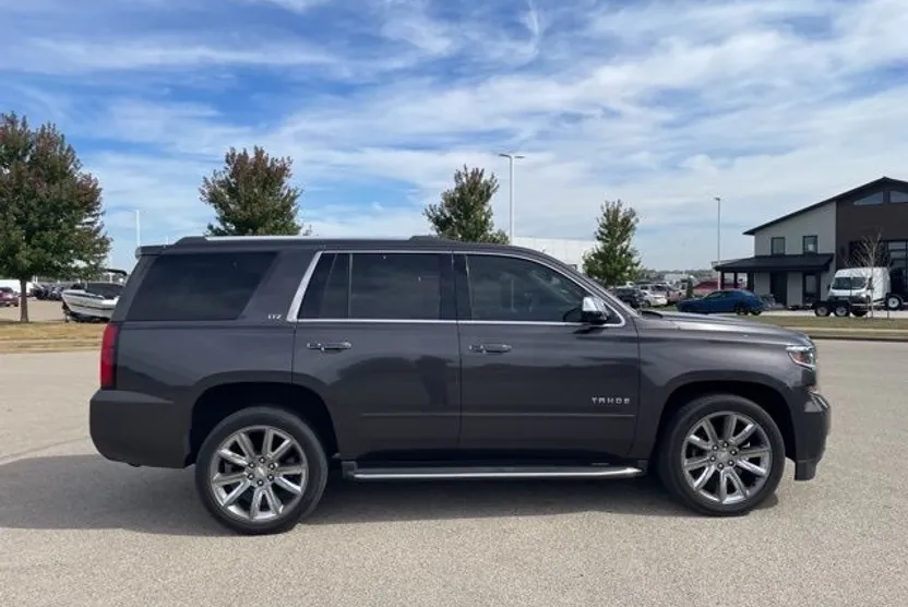 2016 Chevrolet Tahoe LTZ photo 1