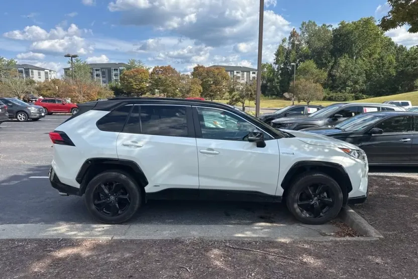 2021 Toyota RAV4 Hybrid XSE photo 1