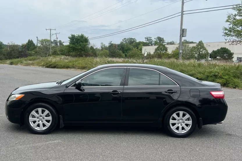 2009 Toyota Camry XLE V6 photo 1