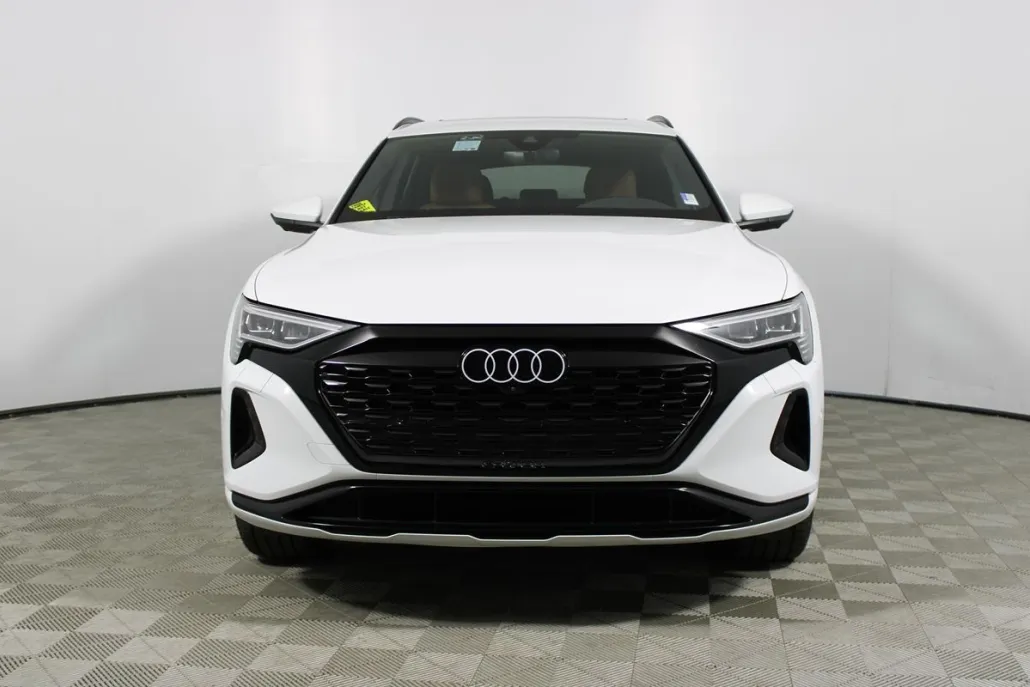 2024 Audi Q8 E-tron Premium Plus photo 1
