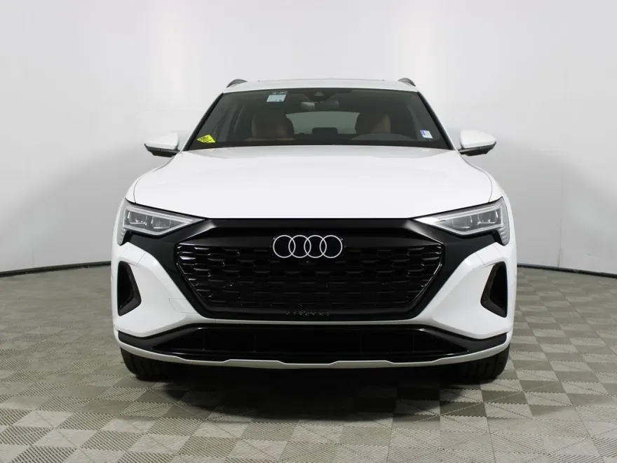 2024 Audi Q8 E-tron Premium Plus photo 1