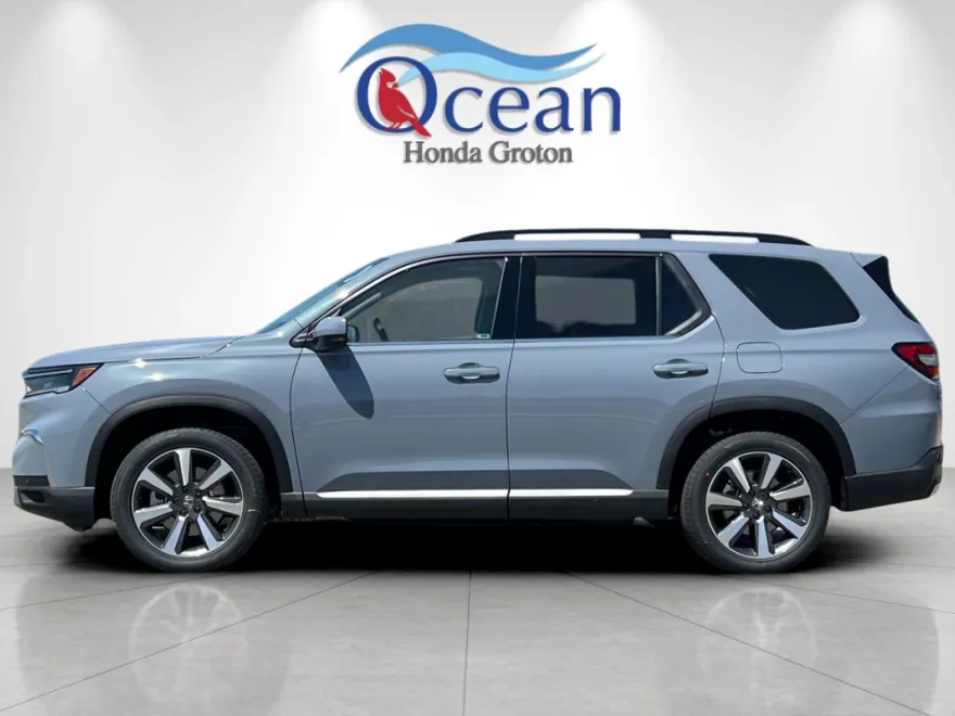2025 Honda Pilot Touring photo 1