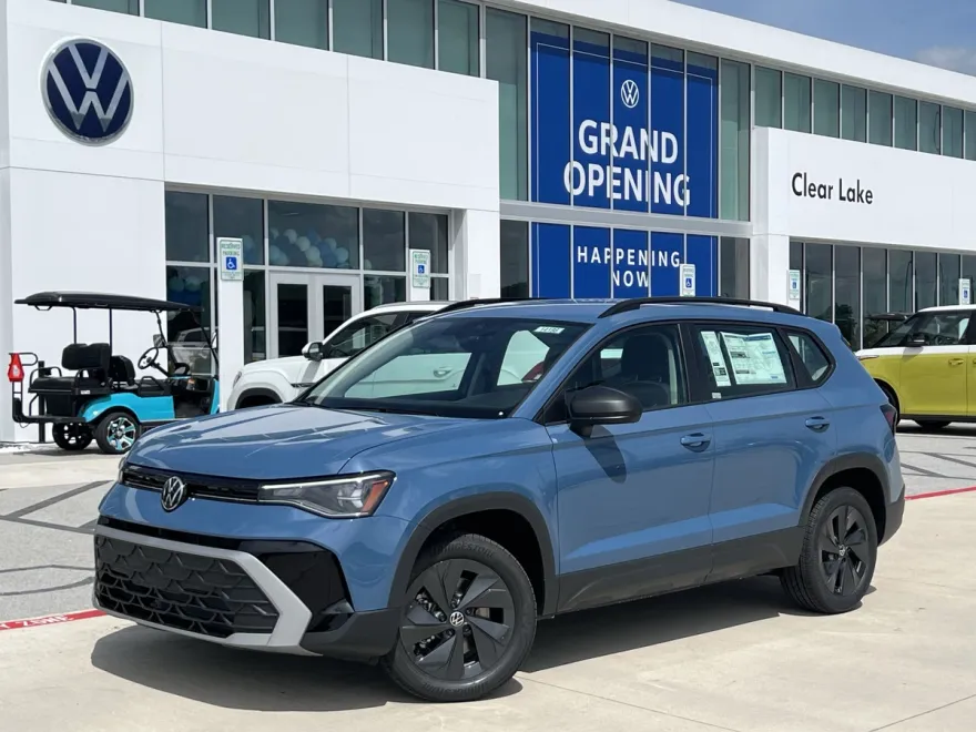 2025 Volkswagen Taos S photo 1