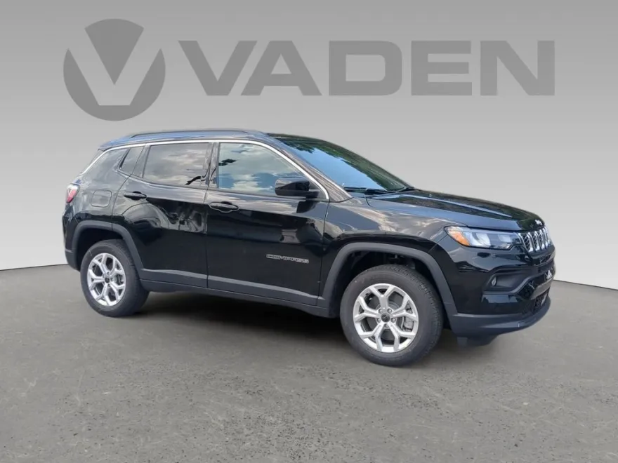 2025 Jeep Compass Latitude photo 1
