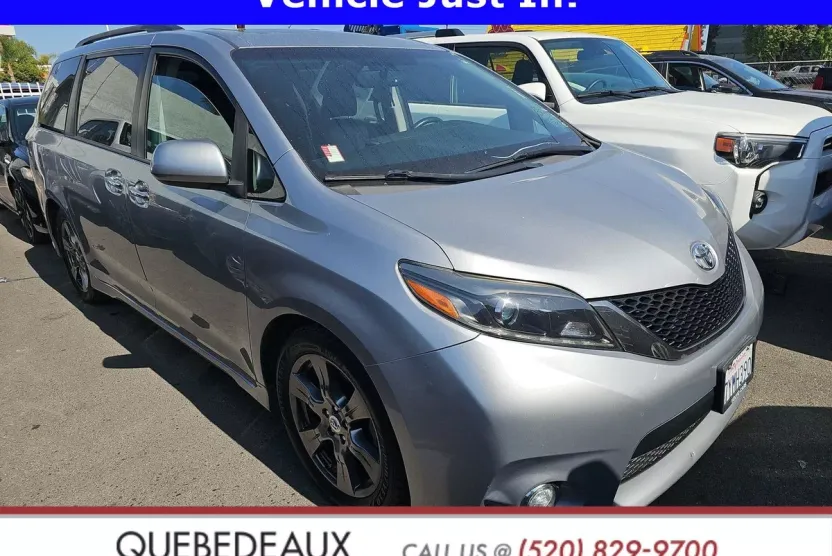 2017 Toyota Sienna SE photo 1