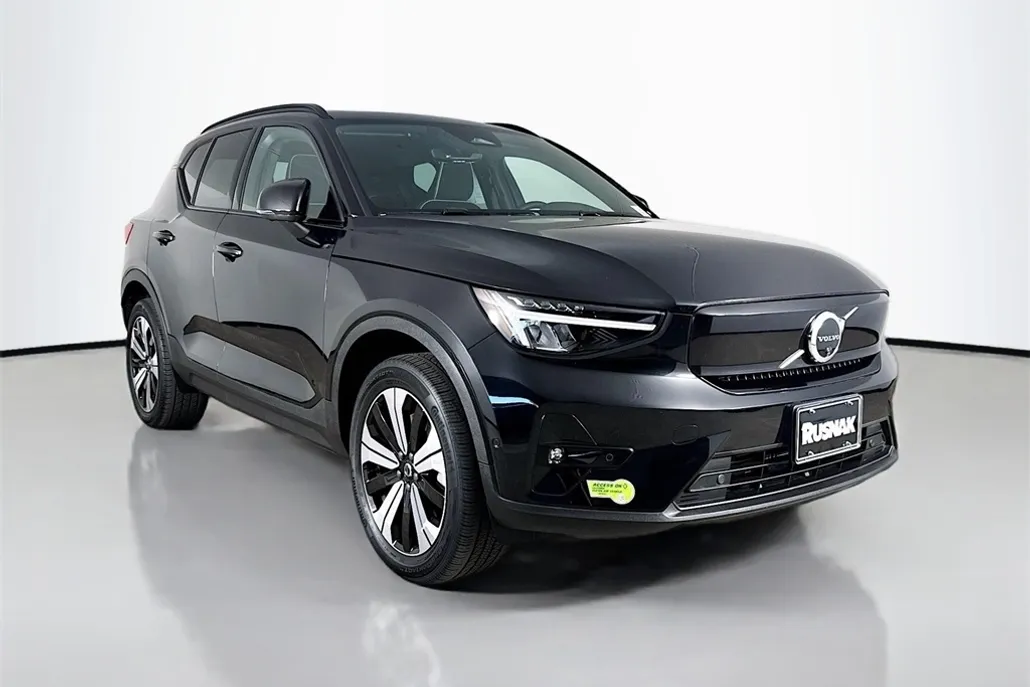 2023 Volvo XC40 Recharge Twin Plus photo 1