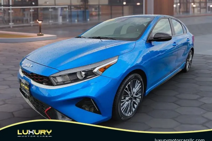 2022 Kia Forte GT-Line photo 1