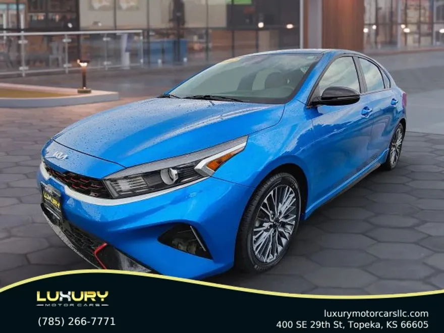 2022 Kia Forte GT-Line photo 1