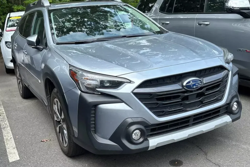 2024 Subaru Outback Touring photo 1