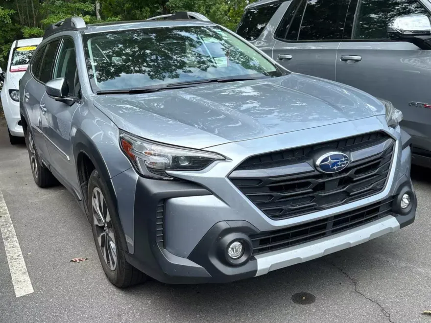 2024 Subaru Outback Touring photo 1