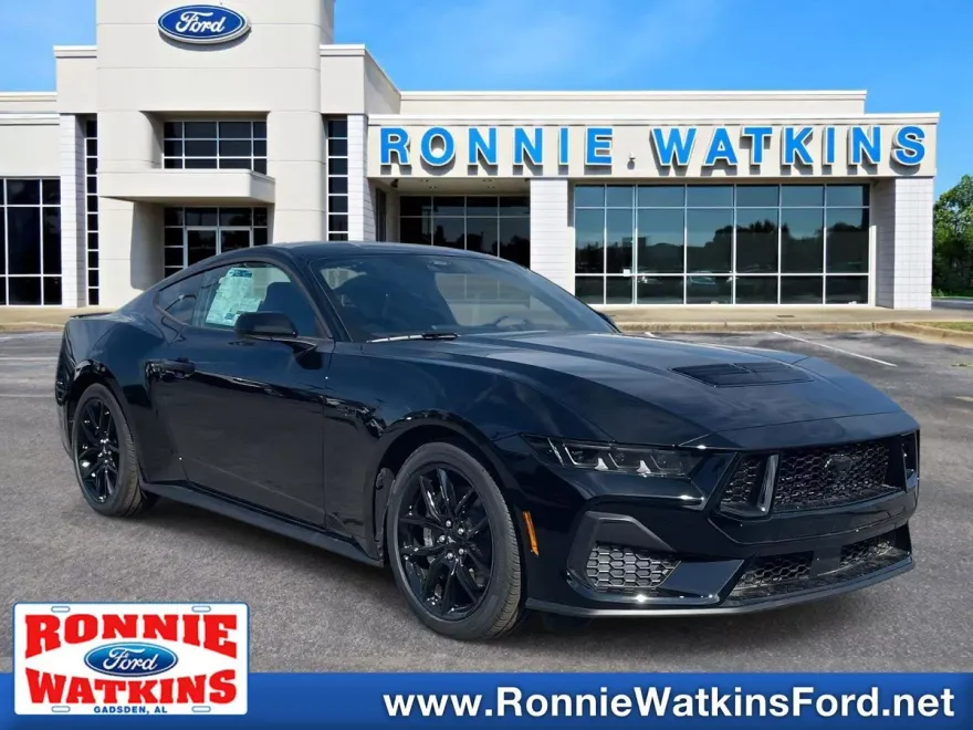2025 Ford Mustang GT photo 1