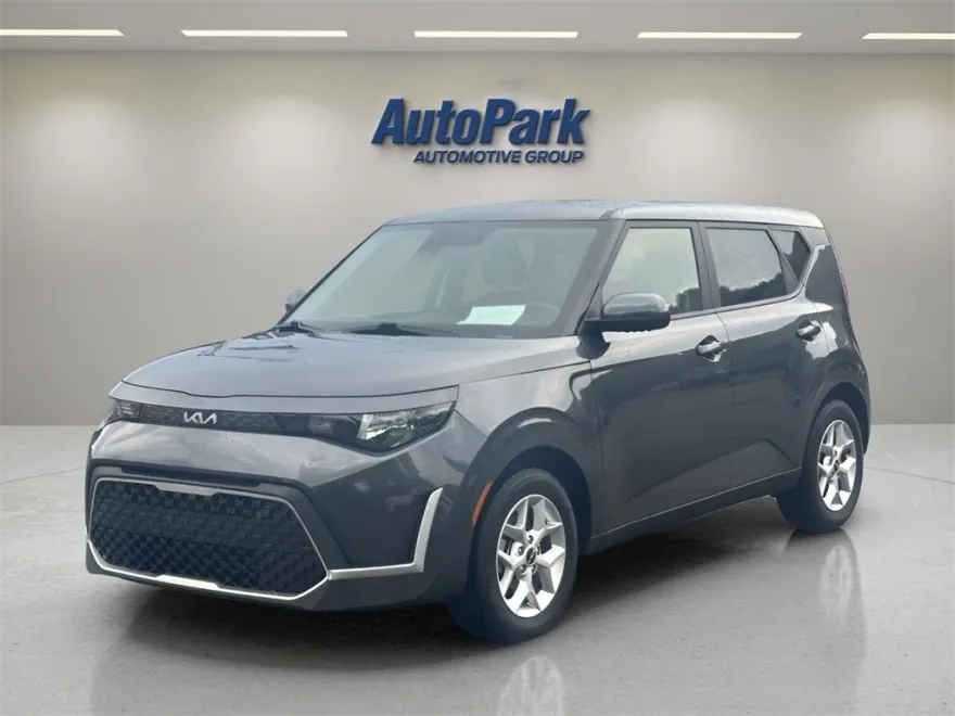 2023 Kia Soul LX photo 1