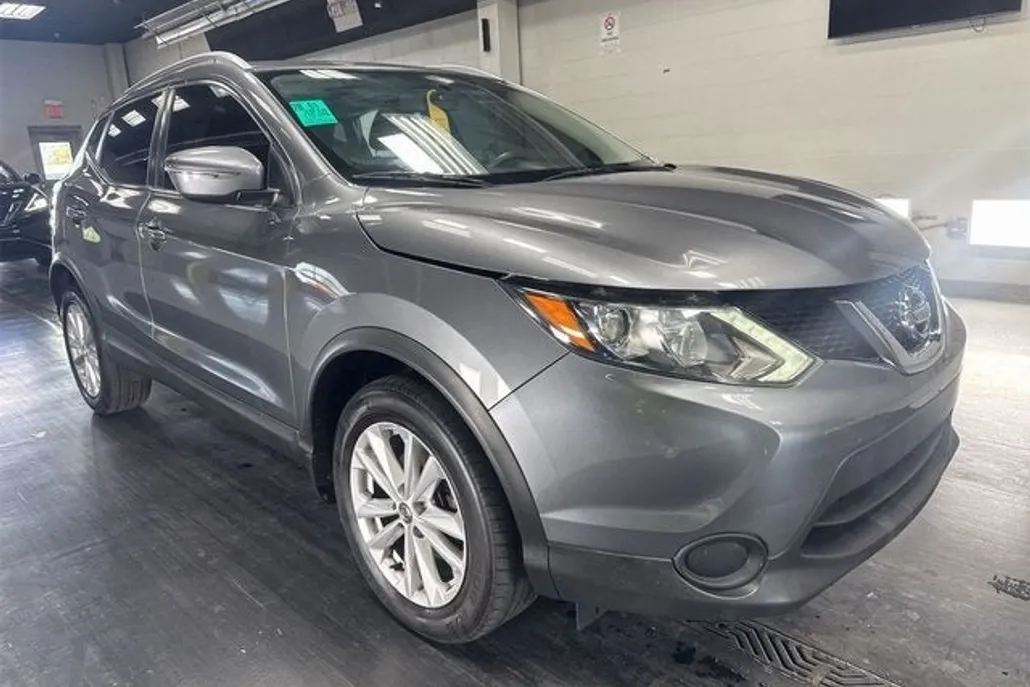 2018 Nissan Rogue Sport SV photo 1