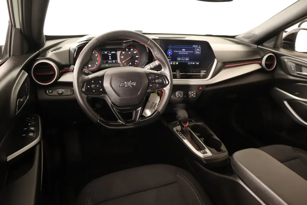2024 Chevrolet Trax photo 1