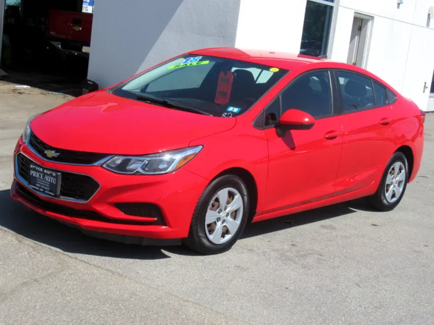 2018 Chevrolet Cruze LS photo 1