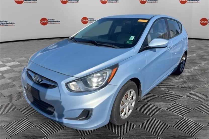 2012 Hyundai Accent GS photo 1
