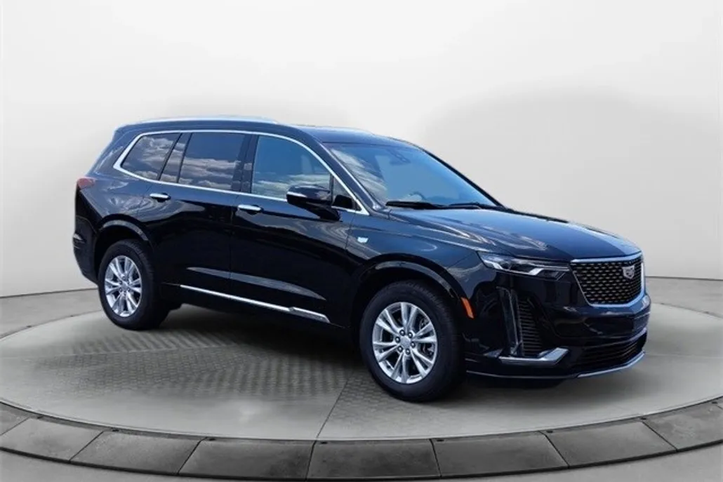 2024 Cadillac XT6 Luxury photo 1