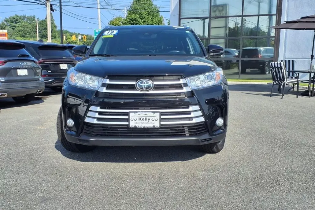 2019 Toyota Highlander XLE photo 1