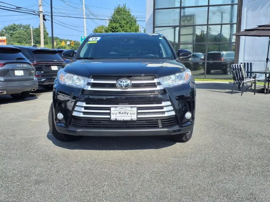 2019 Toyota Highlander XLE photo 1
