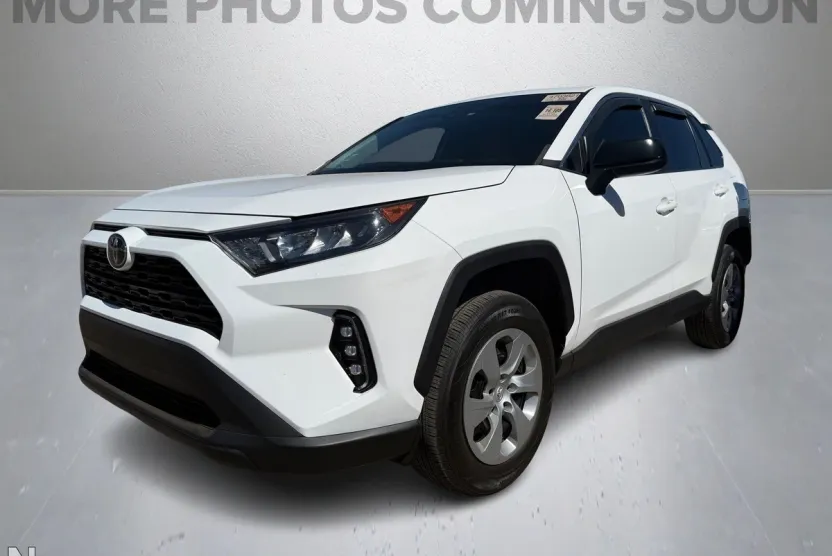 2022 Toyota RAV4 LE photo 1