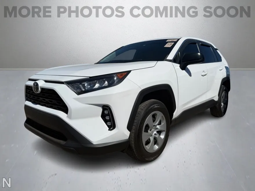 2022 Toyota RAV4 LE photo 1