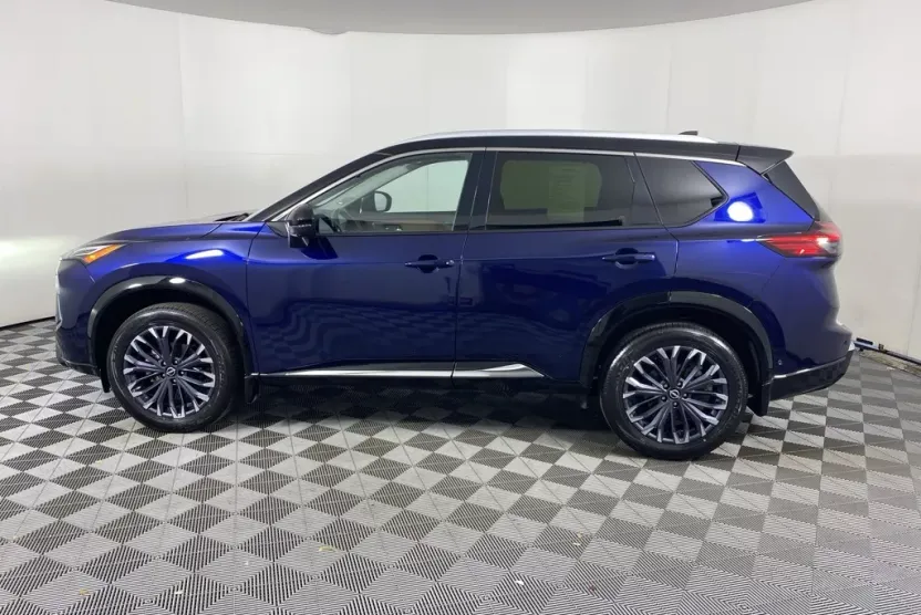 2024 Nissan Rogue Platinum photo 1