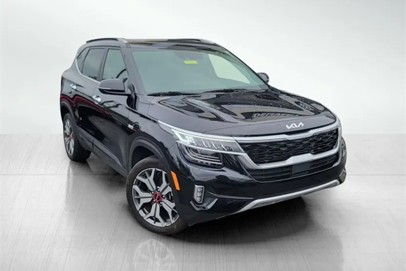 2023 Kia Seltos SX photo 1
