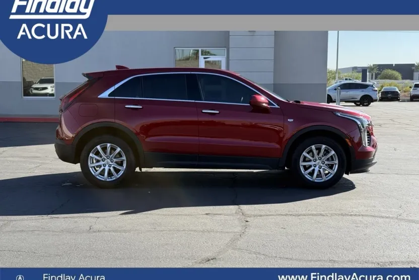 2023 Cadillac XT4 Luxury photo 1