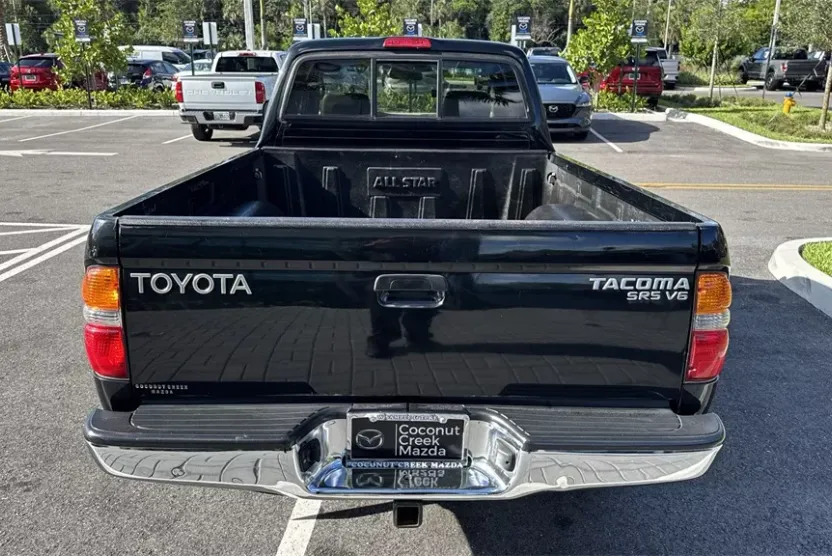 2002 Toyota Tacoma Base V6 photo 1