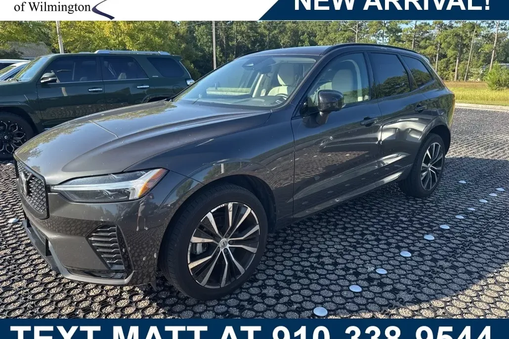2023 Volvo XC60 B5 Plus photo 1