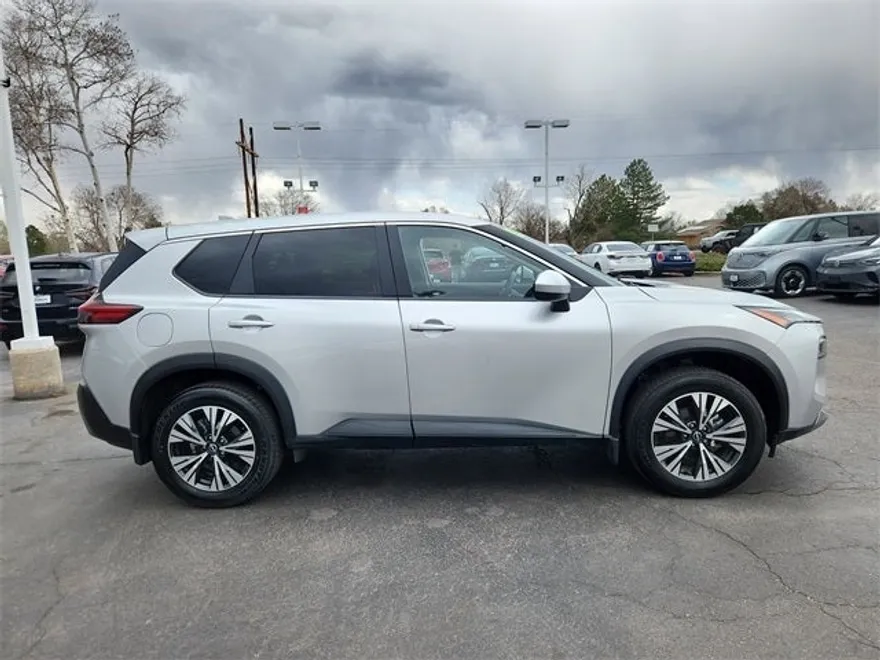 2023 Nissan Rogue SV photo 1