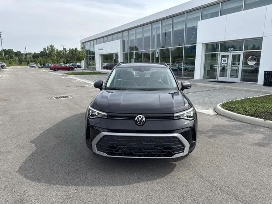 2025 Volkswagen Taos S photo 1